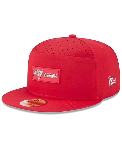 New Era Men's Red Tampa Bay Buccaneers 2025 Sideline Split Panel 9FIFTY Snapback Hat