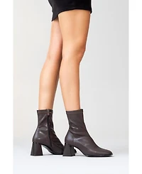 Prologue Shoes Plesa Chunky Heel Boot (Women)