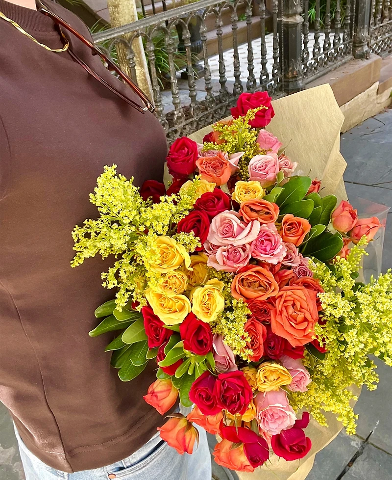 UrbanStems The Honeycrisp Fresh Flower Bouquet