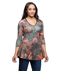 24seven Comfort Apparel Women's Animal Print V Neck Three Quarter Sleeve Tunic Top