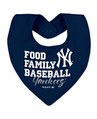 Wear by Erin AndrewsBaby Boys and Girls Heather Gray New York Yankees Sleep Play Full-Zip Sleeper Bib Set