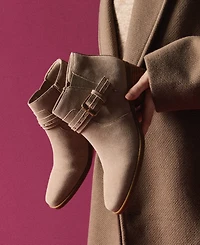 Clarks Women's Danyelle Wish Boots