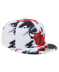 New Era Men's White Chicago Bulls Paint 9FIFTY Snapback Hat