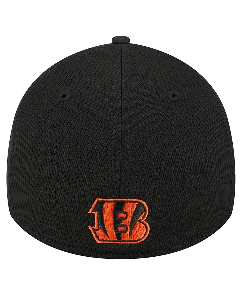 New Era Men's Black Cincinnati Bengals Scoreboard 39THIRTY Flex Hat