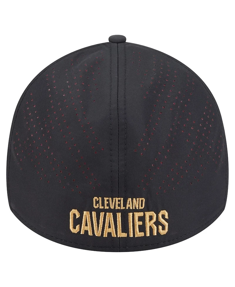 New Era Men's Black Cleveland Cavaliers Night 39THIRTY Flex Hat