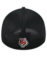 New Era Men's Black Cincinnati Bengals Outline 39THIRTY Flex Hat