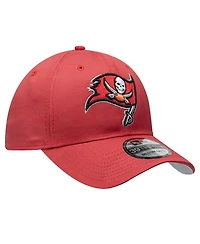 New Era Men's Red Tampa Bay Buccaneers Tonal Camo 39THIRTY Stretch Fit Hat