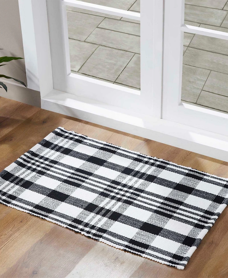 Vcny Home Plaid Indoor and Outdoor Layering Rug, 24" x 36"