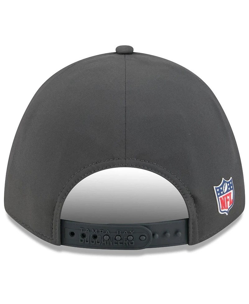 New Era Men's Charcoal Tampa Bay Buccaneers 2025 Sideline Cold Weather 9FORTY M-Crown Adjustable Hat