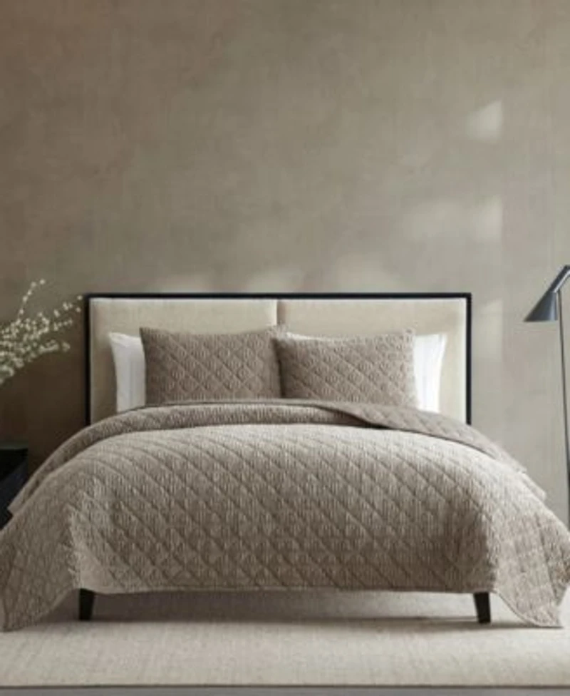 Vera Wang Solid Crushed Velvet Quilt Set