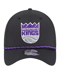 New Era Men's Black Sacramento Kings Featherweight Poly Rope Flex 39Thirty Hat