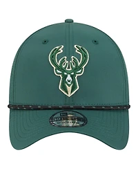 New Era Men's Hunter Green Milwaukee Bucks Featherweight Poly Rope Flex 39Thirty Hat