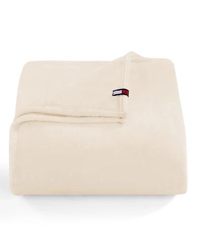 Tommy Hilfiger Solid Plush Blanket, Full/Queen