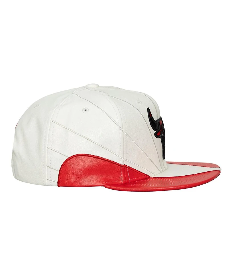 Mitchell & Ness Men's White/Red Chicago Bulls Day 12 Two-Tone leather Snapback Hat