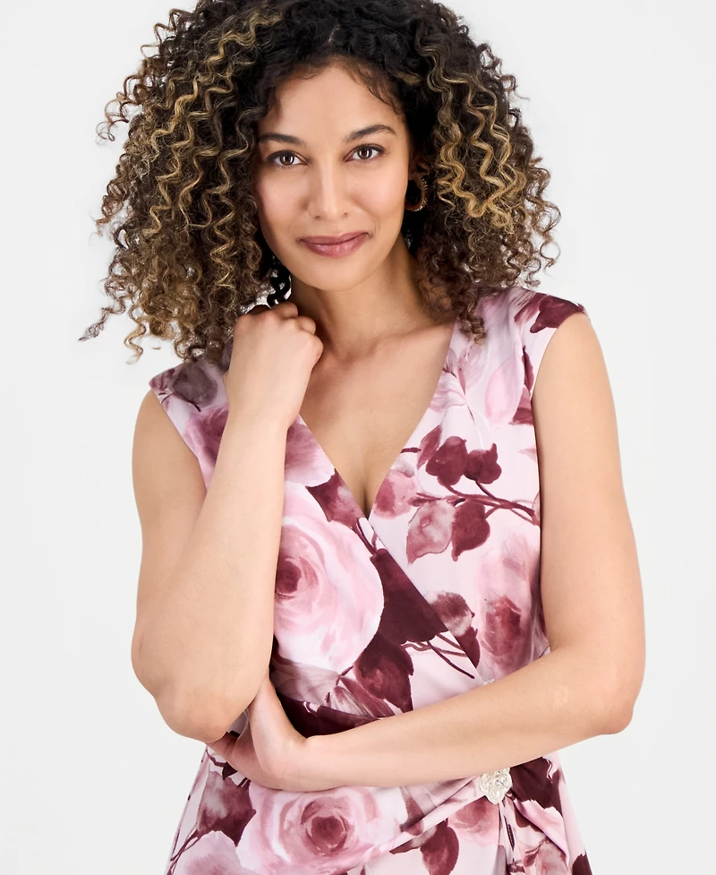 Connected Petite Floral Print Sleeveless Gown