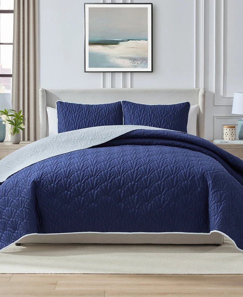 Seventh Studio Seashell Reversible 3-Piece Quilt Set