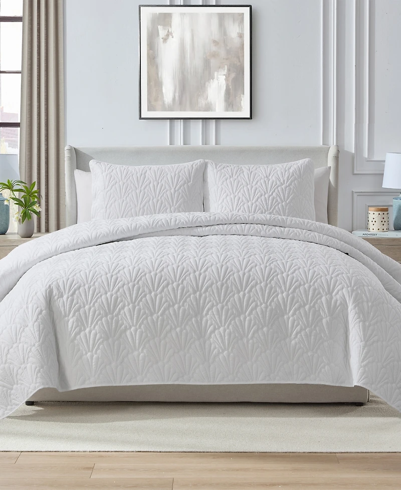 Seventh Studio Seashell Reversible -Piece Quilt Set