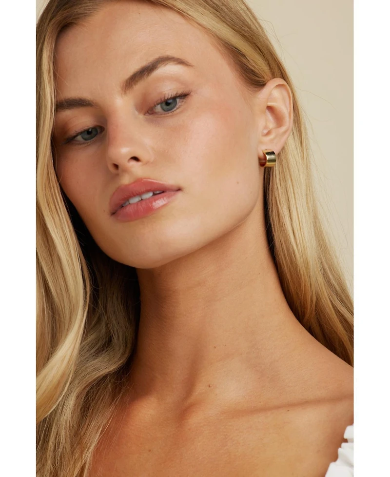 Untamed Petals Alyssa Huggies earrings