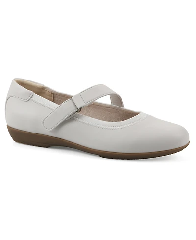 Cliffs by White Mountain Women's Carwen Ballet Flat