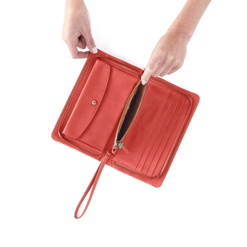 Hobo Evolve Wristlet