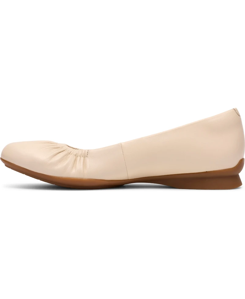 Clarks Women's Jazmynn Lo Slip-On Flats