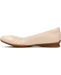 Clarks Women's Jazmynn Lo Slip-On Flats