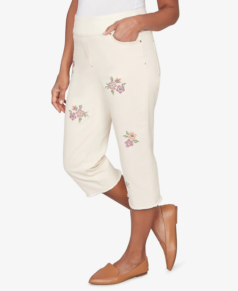 Alfred Dunner Petite Beachcomber Floral Cross Stitch Super Stretch Denim Capri