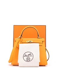 Pre-Owned HERMES Kelly 25 Handbag Yellow Epsom with Gold Hardware