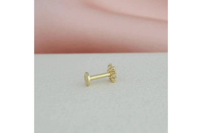 Curata Jewelry Solid 14k Yellow Gold 18G 5mm Cubic Zirconia Opal Flower Labret Cartilage Stud