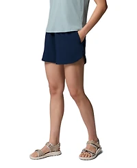 Columbia Women's Vital Valley Regular Fit Pull-On Shorts