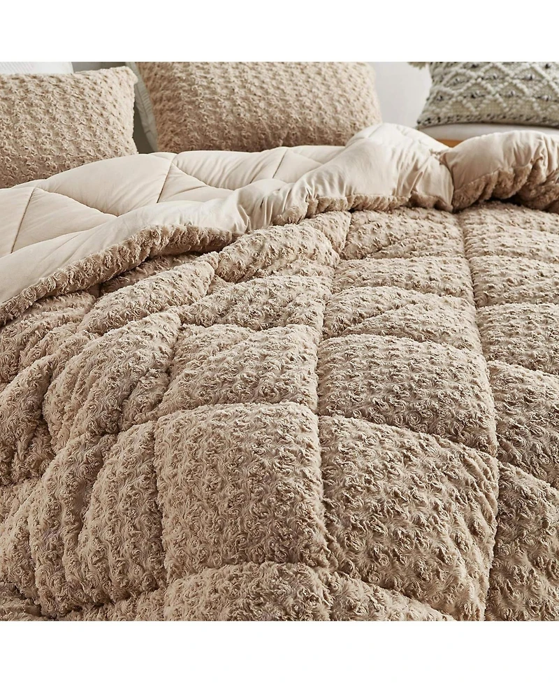 Coma Inducer Puppy Love Alaskan Comforter