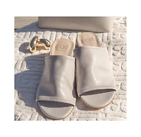Eos Footwear Women's Fio Sandal