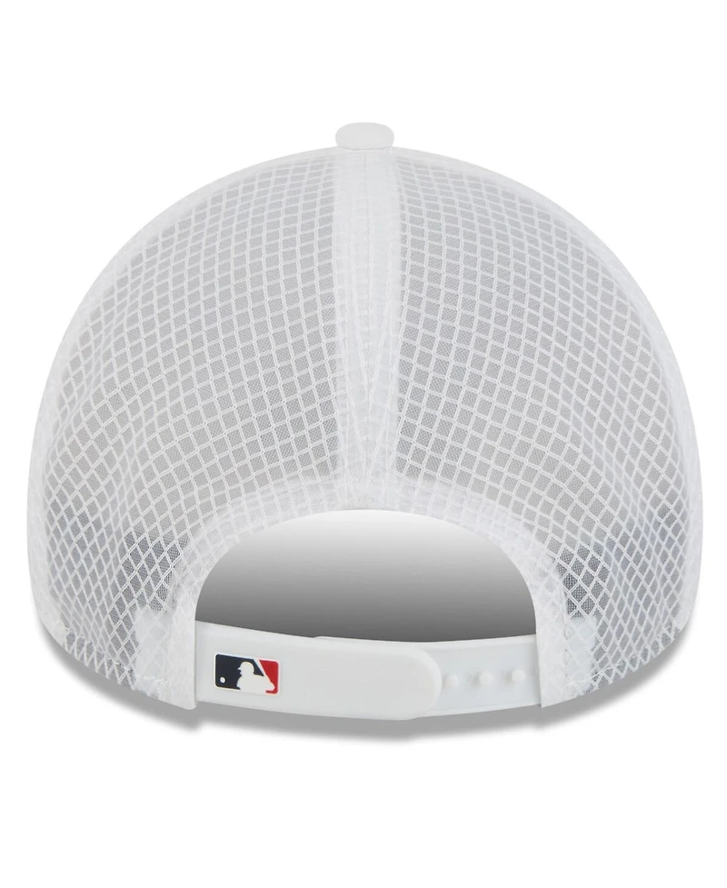 New Era Men's White Atlanta Braves 2026 Batting Practice Apex 9FORTY Adjustable Trucker Hat