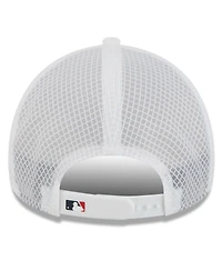 New Era Men's White Atlanta Braves 2026 Batting Practice Apex 9FORTY Adjustable Trucker Hat