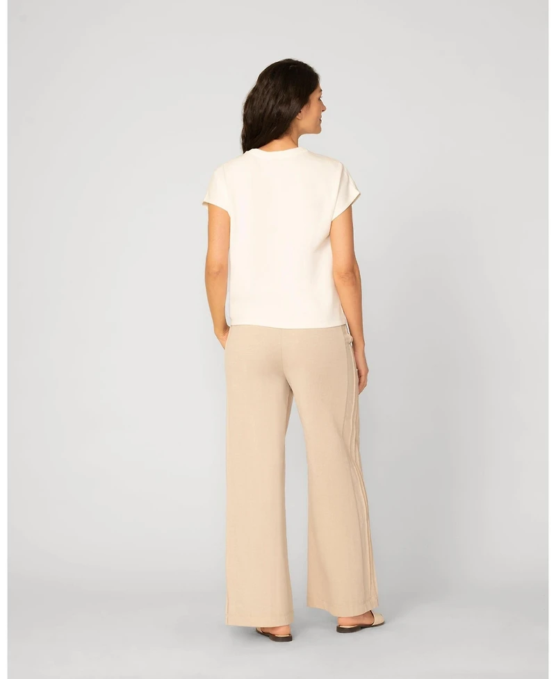 Cable & Gauge Women's Flower Applique Tee