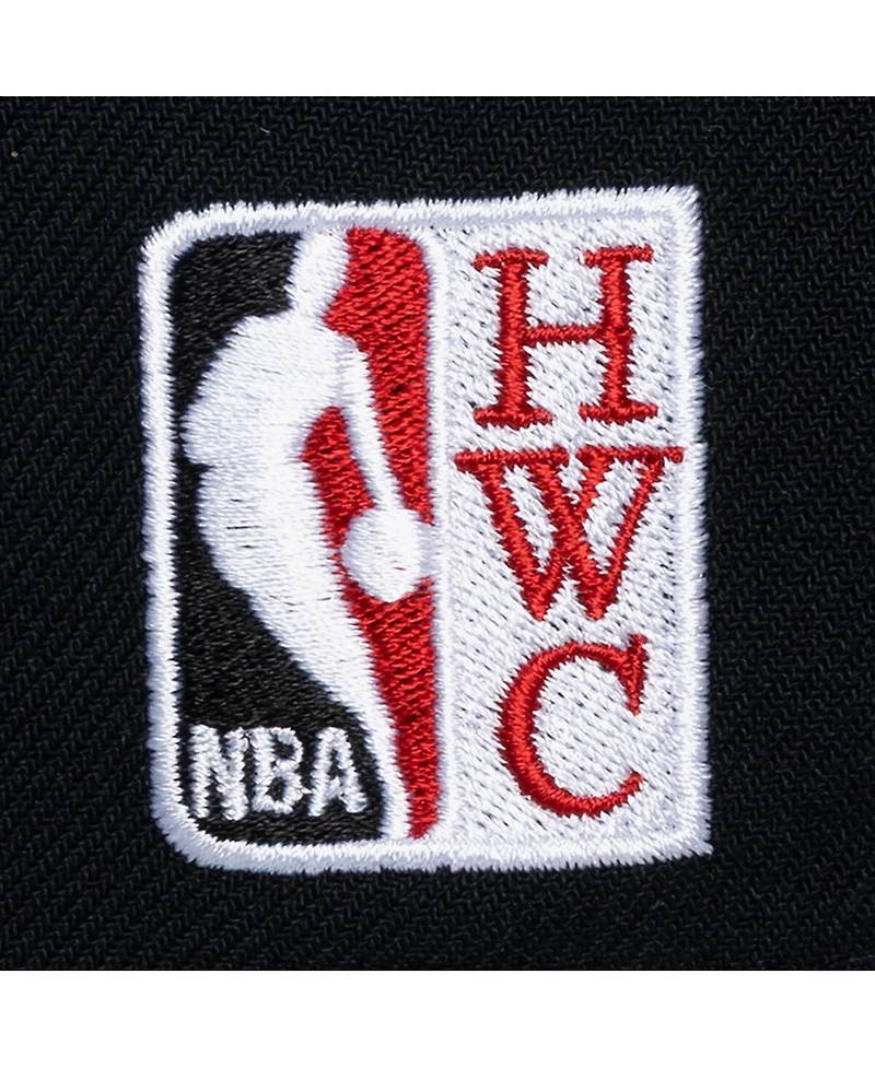 Mitchell & Ness Men's White Chicago Bulls Hardwood Classics Legendary Away Pro-Pinch Adjustable Hat