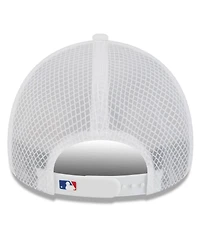 New Era Men's White Chicago Cubs 2026 Batting Practice Apex 9FORTY Adjustable Trucker Hat