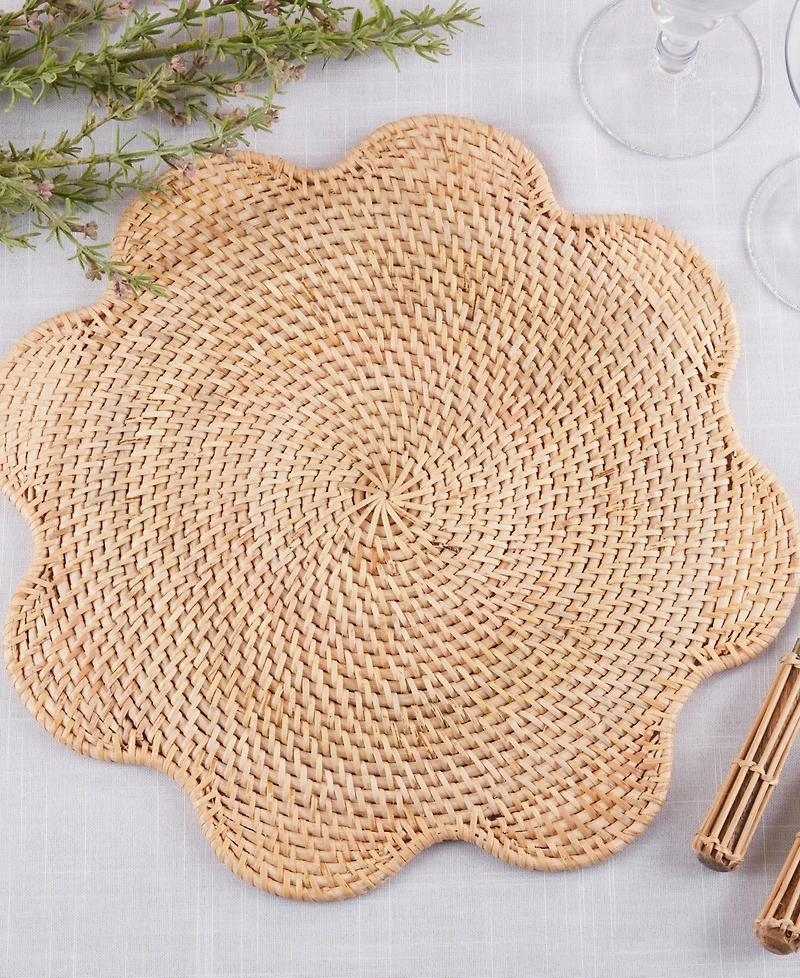 Saro Lifestyle Scalloped Rattan Round Placemats, Set of 4