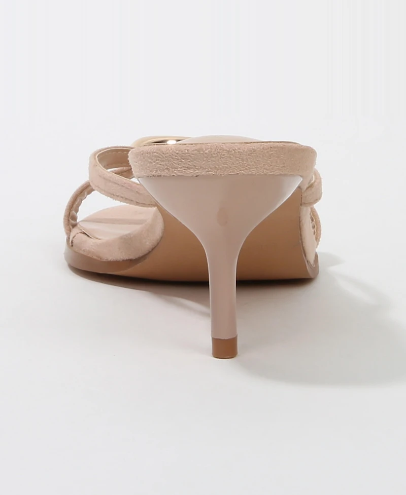 Berness Women's Royalty Kitten Heel Thong Sandal