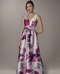 Donna Karan New York Petite Sleeveless V-Neck Ball Gown