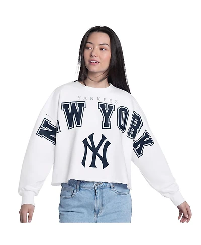 G-iii 4Her by Carl Banks Women's White New York Yankees Bleachers Cropped Pullover Sweatshirt