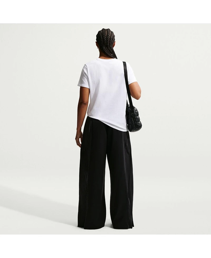 Nike Women's White Usmnt Crest T-Shirt