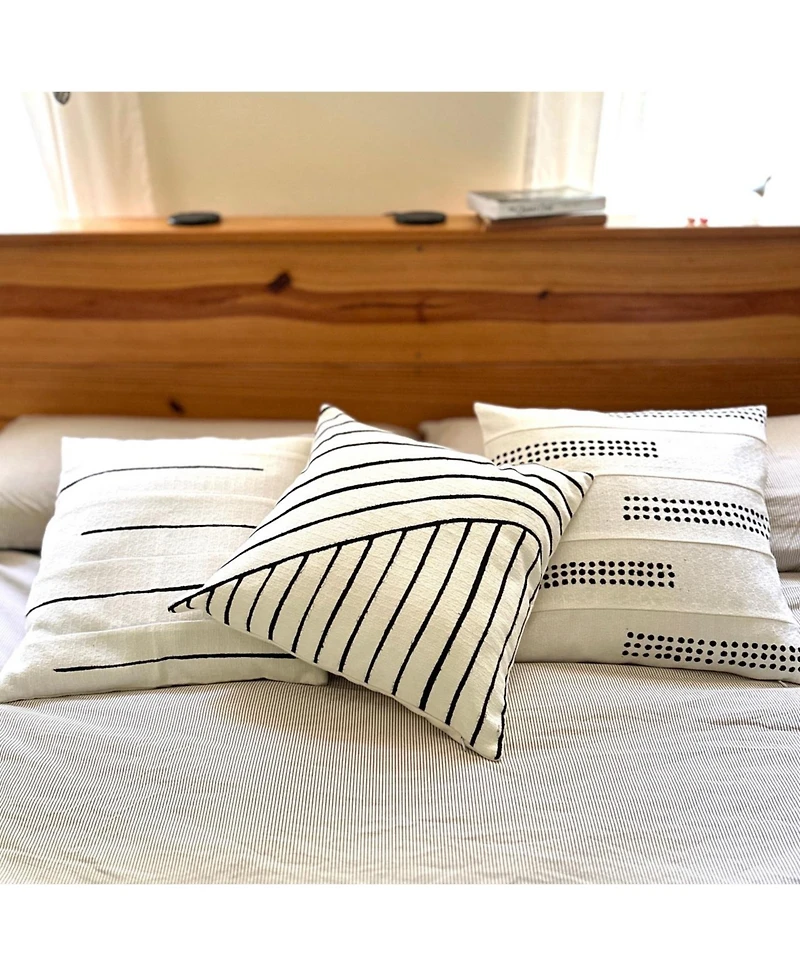 Mbare, Crossing Lines Sadza Pillow