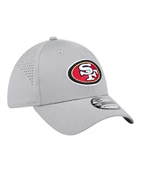 New Era Men's Gray San Francisco 49ers Perforated 39THIRTY Flex Hat