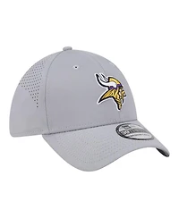 New Era Men's Gray Minnesota Vikings Perforated 39THIRTY Flex Hat