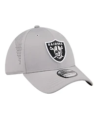 New Era Men's Gray Las Vegas Raiders Perforated 39THIRTY Flex Hat