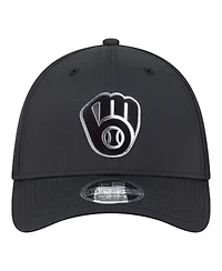 New Era Men's Black Milwaukee Brewers Metallic 39THIRTY M-Crown Flex Hat