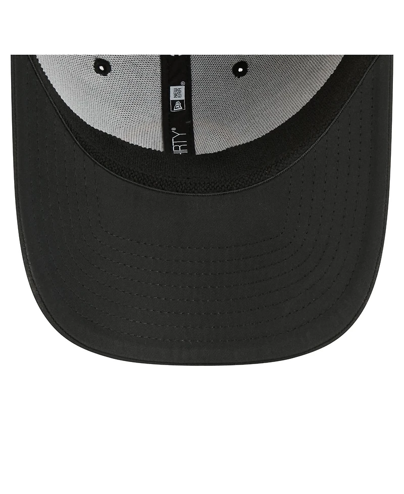 New Era Men's Black Boston Bruins Logo 39THIRTY Flex Hat