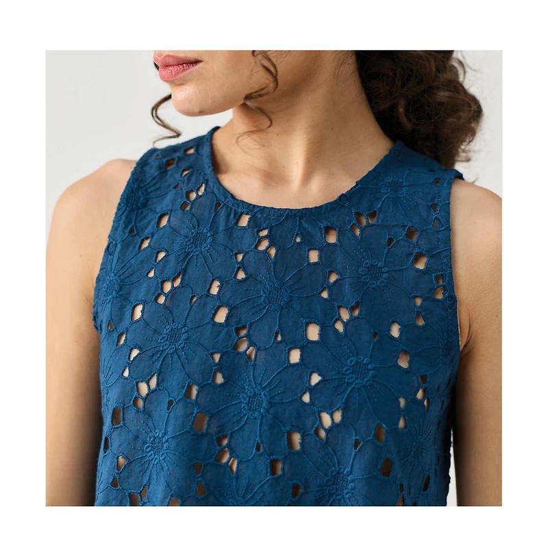 Reistor Women's Embroidered Sleeveless Button-Back Top