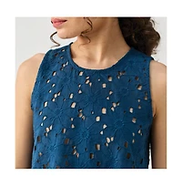 Reistor Women's Embroidered Sleeveless Button-Back Top